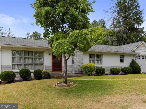 78 Little Run Dr, Shepherdstown, WV 25443