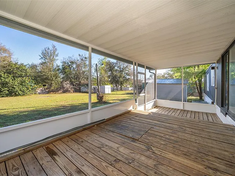 101 Caroline Ave — Photo 17