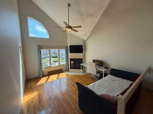 10 Chapman St Unit 303, Weymouth, MA 02189