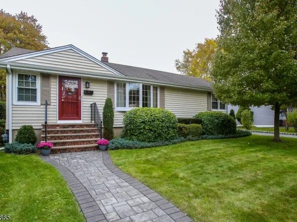 12 Mekeel Dr, Roxbury Twp., NJ 07876