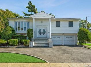 2769 Clubhouse Rd, Merrick, NY 11566