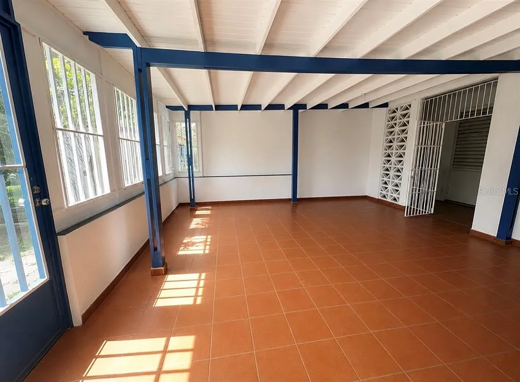 3 bed, 2.0 bath, 2300 sqft, $2,600 — Photo 4
