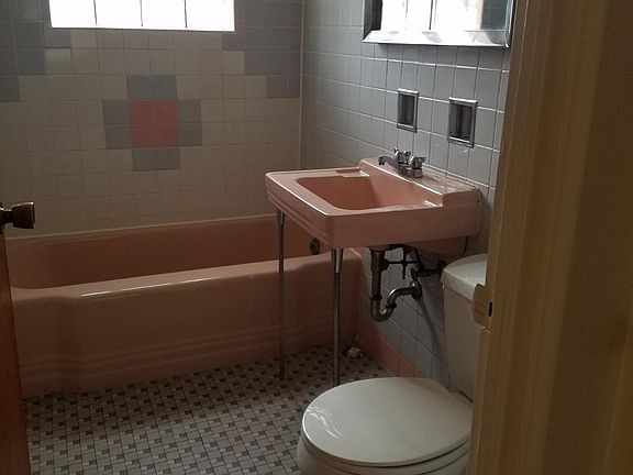5th image of 8647 S Elizabeth St Floor 2