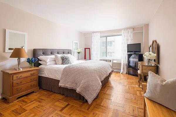 Sold by Douglas Elliman | media 13