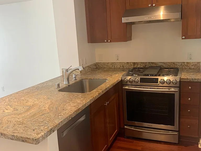 400 Beale St #1210 — Photo 9