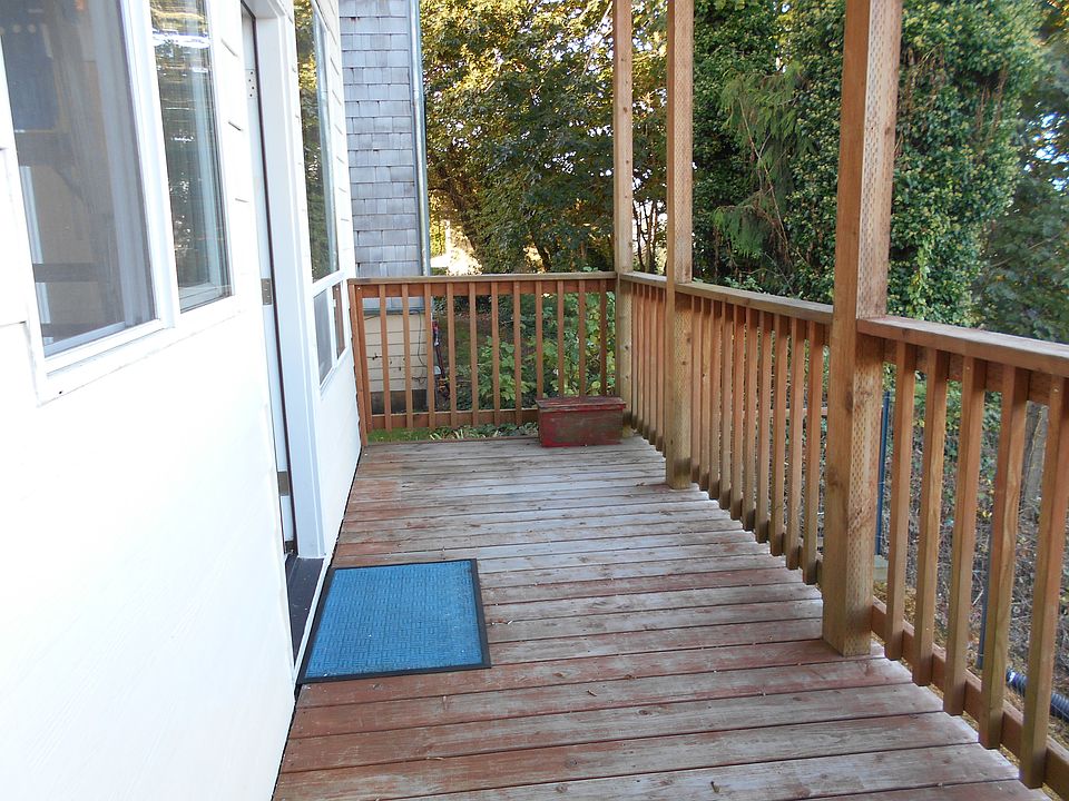 Private outdoor deck