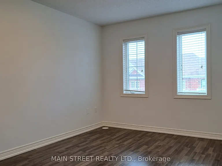 7 Roy Grove Way — Photo 31