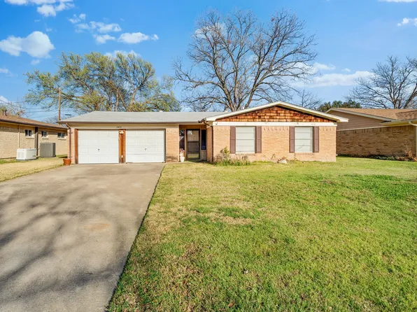 2828 Fairbrook St, Irving, TX 75062