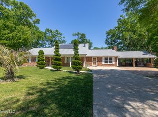 10198 Gorenflo Rd, Diberville, MS 39540