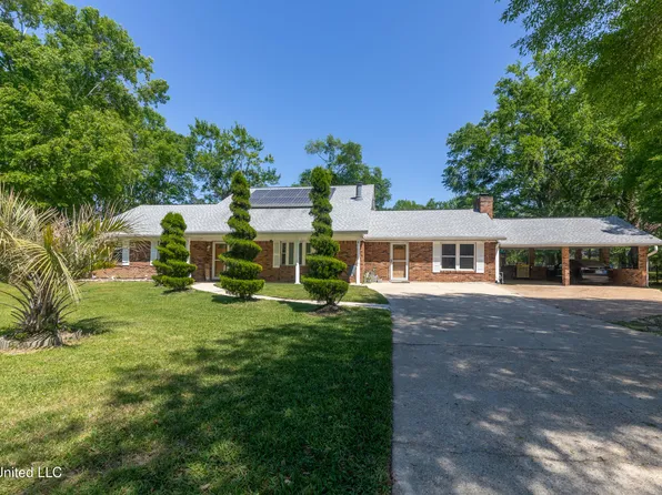 10198 Gorenflo Rd, Diberville, MS 39540