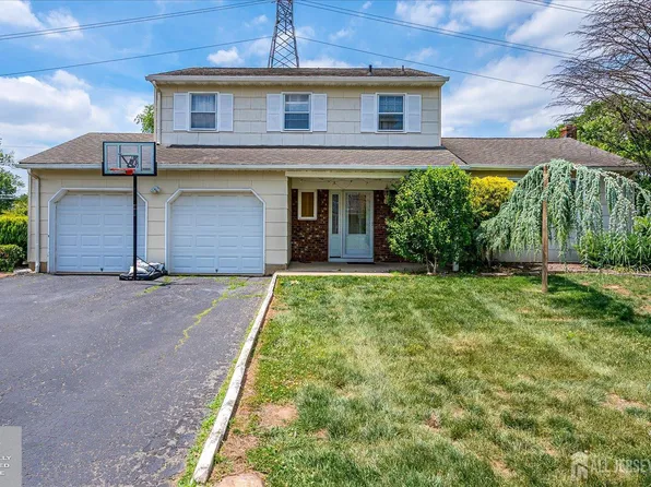 15 Roxy Ave, Edison, NJ 08820
