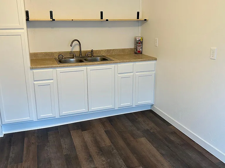 610 E 5th St #2 — Photo 5