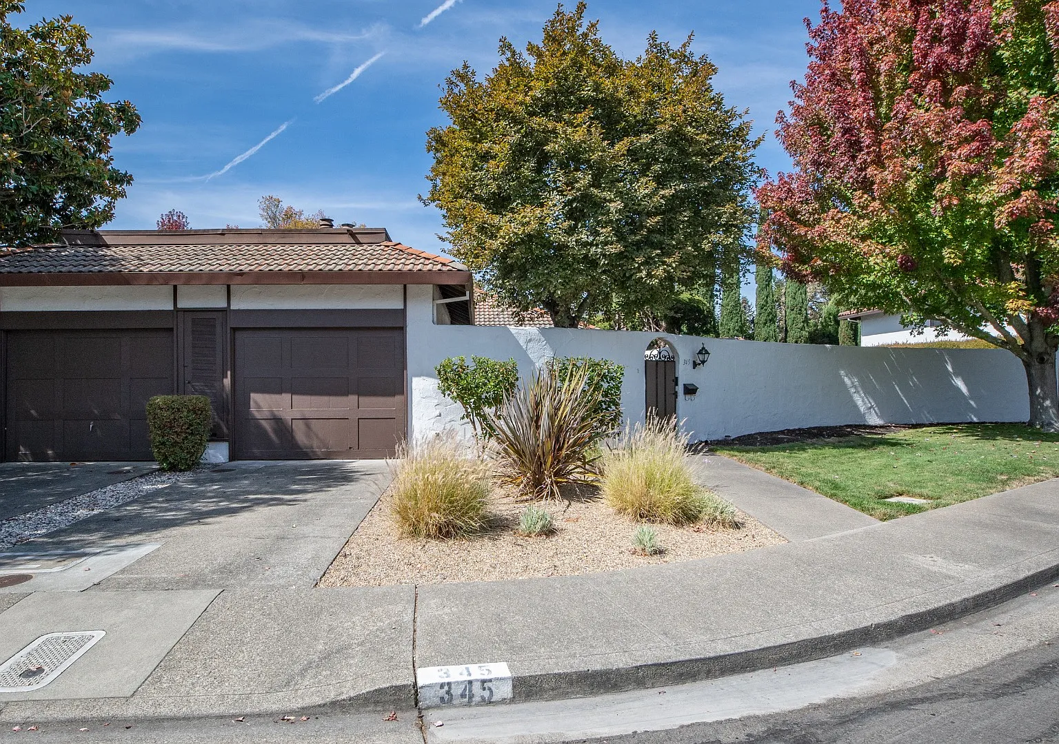 345 Las Casitas Ct - 345 Las Casitas Ct, Sonoma, CA 95476 — Photo 2