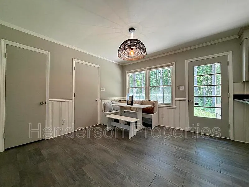 3 bed, 2.0 bath, 1765 sqft, $2,200 — Photo 4