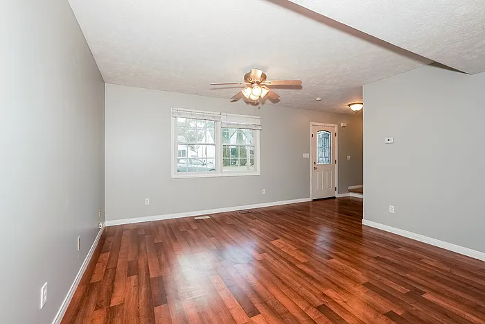 123 Plymouth Rd — Photo 2