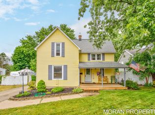 2049 Porter St SW, Wyoming, MI 49519
