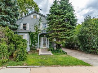 1052 Post Rd, Warwick, RI 02888