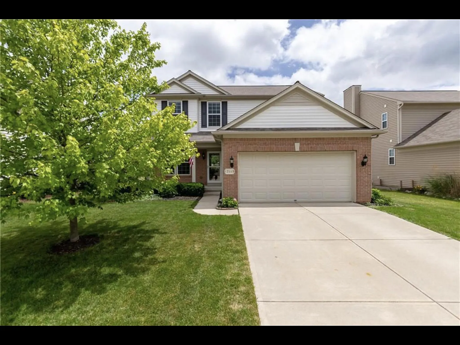 4 bed, 3.5 bath, 2640 sqft, $2,600 — Photo 1
