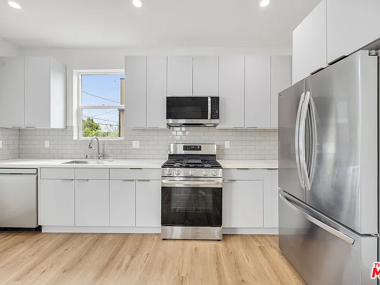 11253 Hatteras St — Photo 4