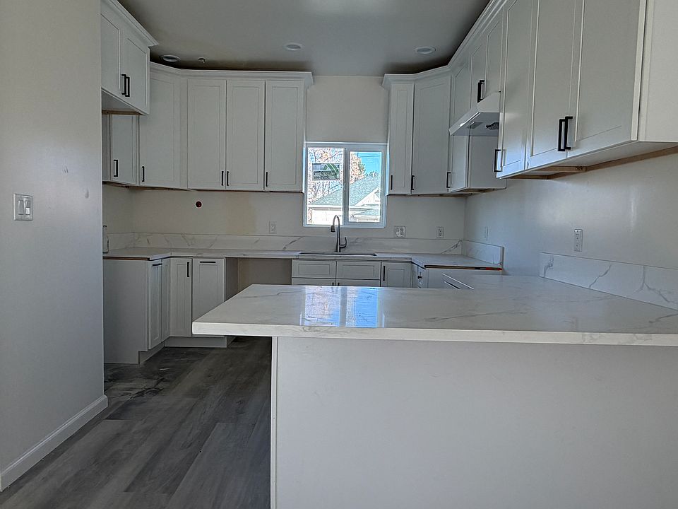 2nd image of 226 E High Ave #2