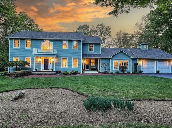 66 Tarklin Rd, Smithfield, RI 02814