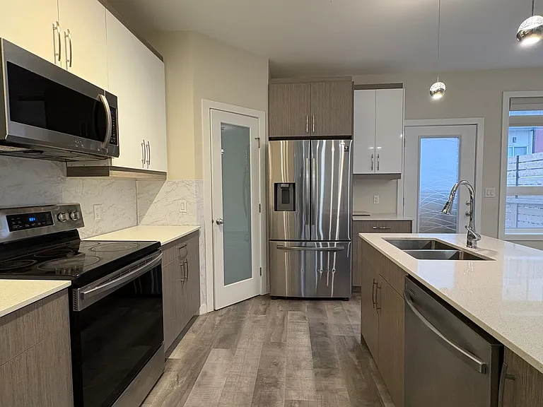 1485 Ravelston Ave W — Photo 3