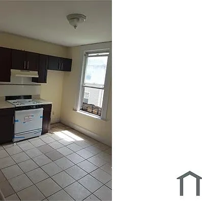 3 bed, $2,300 — Photo 4