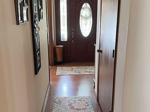 3rd image of 1860 Dogwood Ln