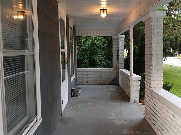 4th image of 2618 Washington Ave