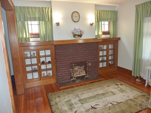 4th image of 26 Belmohr St