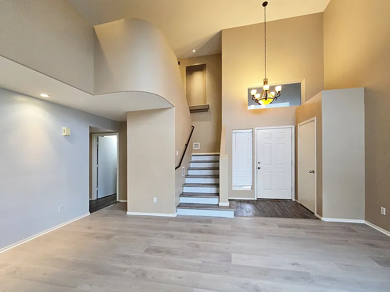 3935 E Rockwood Dr — Photo 12