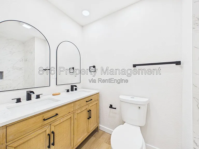 9524 Manning Ave — Photo 15