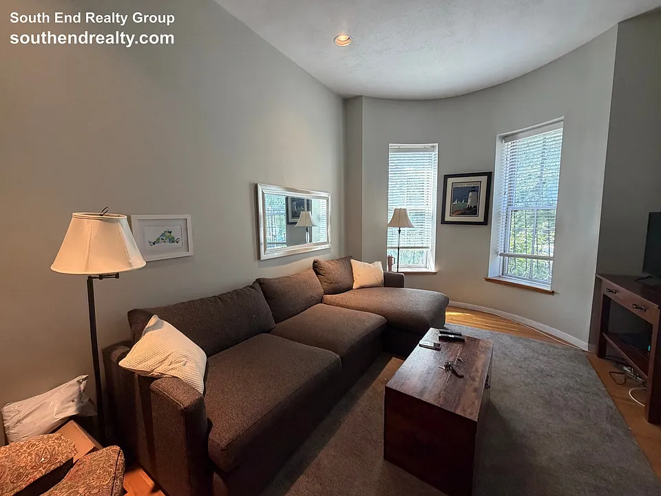 201 W Newton St #2