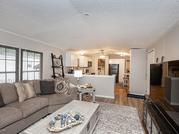 5th image of 335 Ashwood Dr