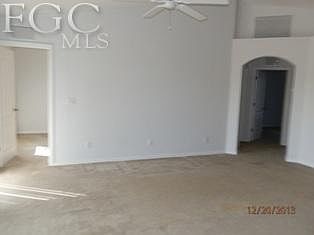 3rd image of 826 NE 11th Ter