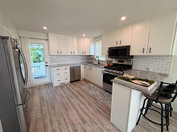 4th image of 247 Muriel St