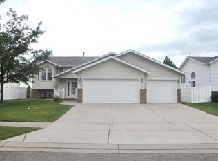 2422 La Corte Loop, Bismarck, ND 58503