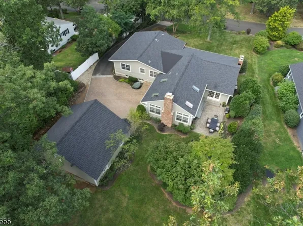 59 Crest Dr, Berkeley Heights Twp., NJ 07901