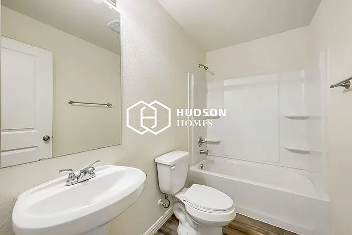 908 Liberty Bell Ct — Photo 10