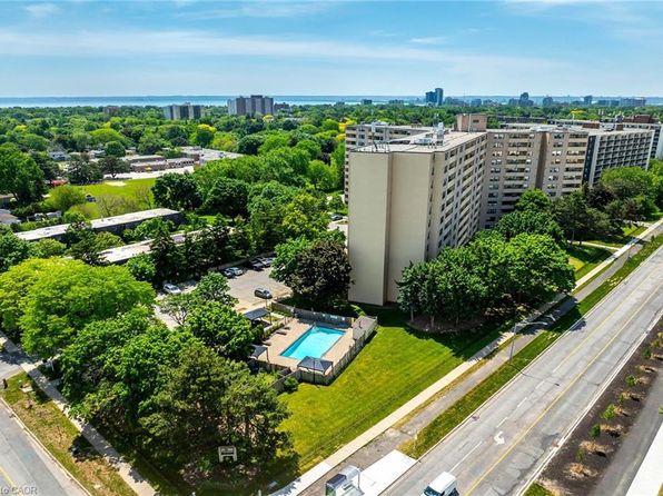 700 Dynes Rd #1005, Burlington, ON L7N 3M2