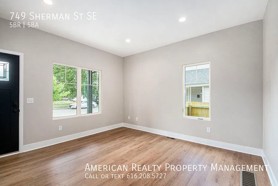 5 bed, 2000 sqft, $3,700 — Photo 4