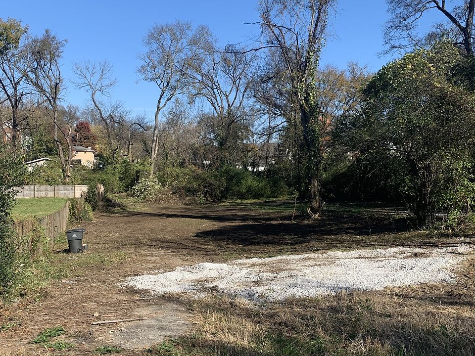1st image of 923 Douglas Ave