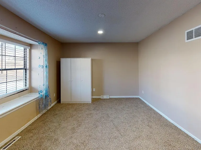 4809 S Kendall Dr — Photo 11