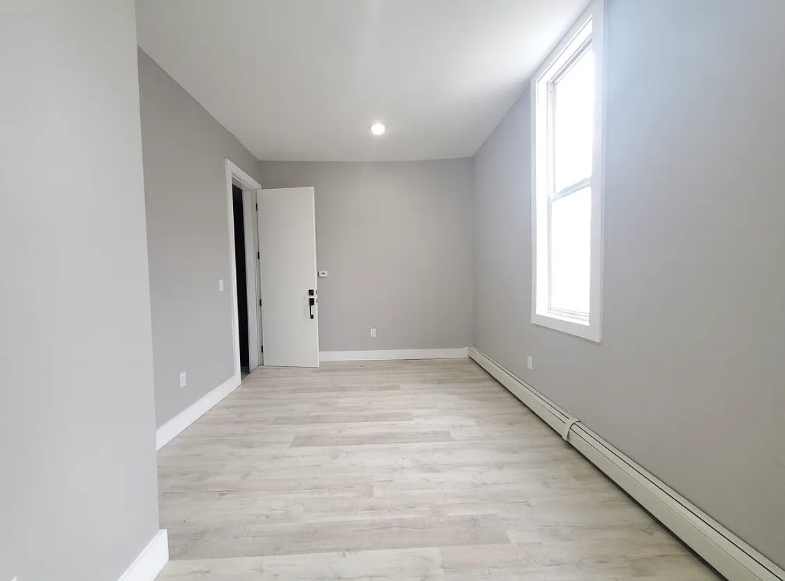 2 bed, 800 sqft, $2,300 — Photo 3