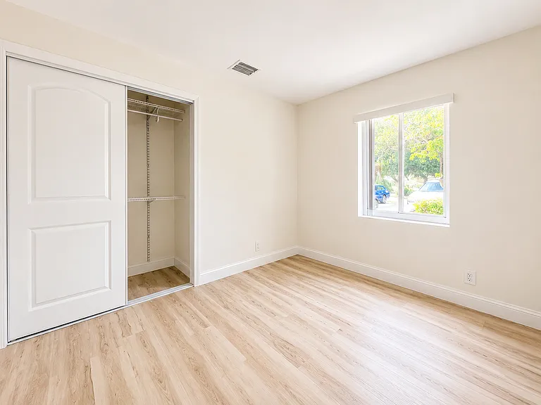 241 NE 12th St #241 — Photo 4