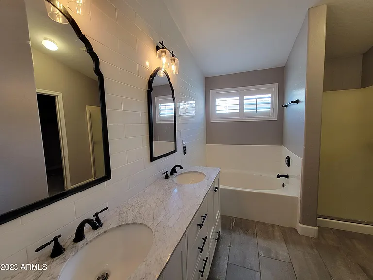 758 W Oxford Ln — Photo 9