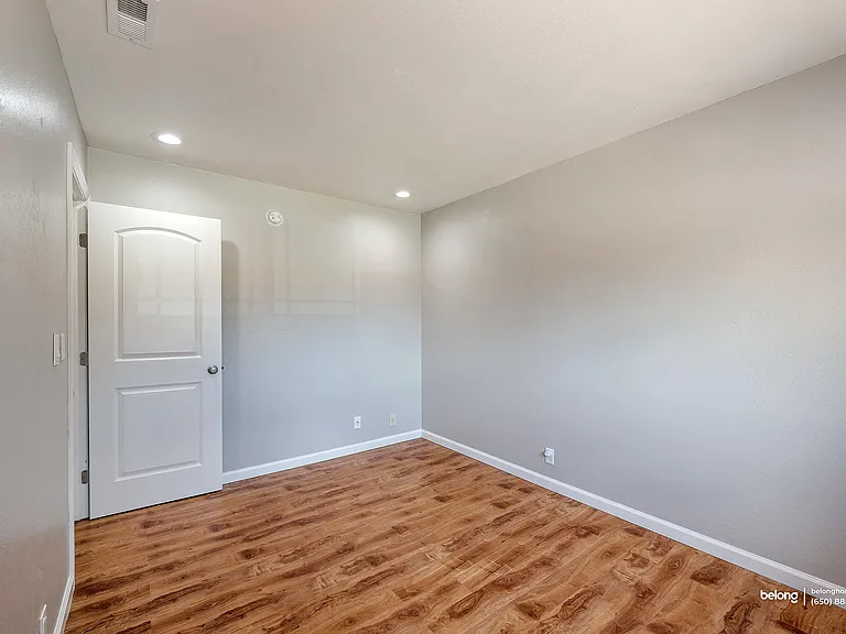 3661 Slopeview Dr — Photo 44