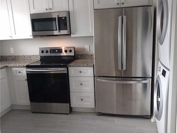 5th image of 166 Avant Garde Cir Unit 166