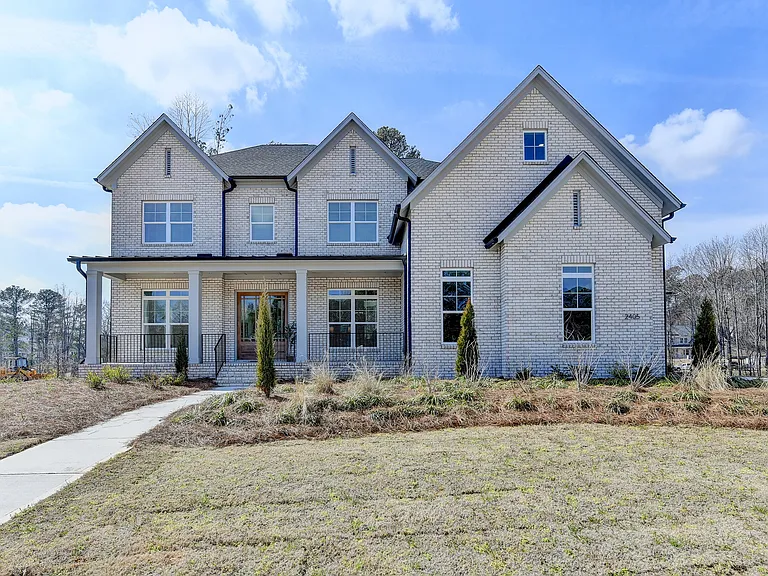 2405 Colliers Ln — Photo 1