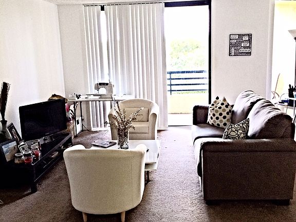 3rd image of 3300 NE 191st St APT 303